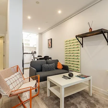 Feriehus Private Building W Terrace Walk To Taksim & 6 Guests *