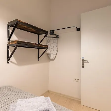 Feriehus Private Building W Terrace Walk To Taksim & 6 Guests *