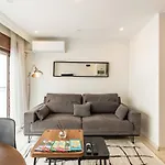 Private Building W Terrace Walk To Taksim & 6 Guests Nyaraló