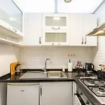 Private Building W Terrace Walk To Taksim & 6 Guests * Κωνσταντινούπολη