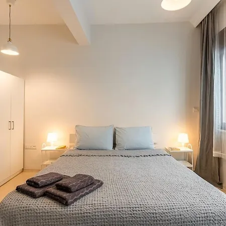Private Building W Terrace Walk To Taksim & 6 Guests