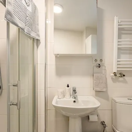 Private Building W Terrace Walk To Taksim & 6 Guests