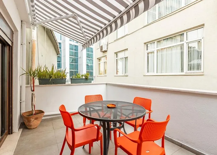 度假居 Private Building W Terrace Walk To Taksim & 6 Guests 伊斯坦布尔