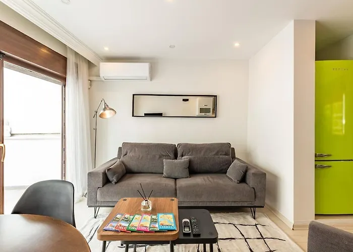 Private Building W Terrace Walk To Taksim & 6 Guests 度假居