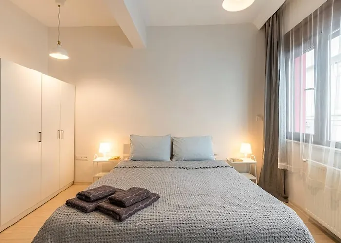 Private Building W Terrace Walk To Taksim & 6 Guests