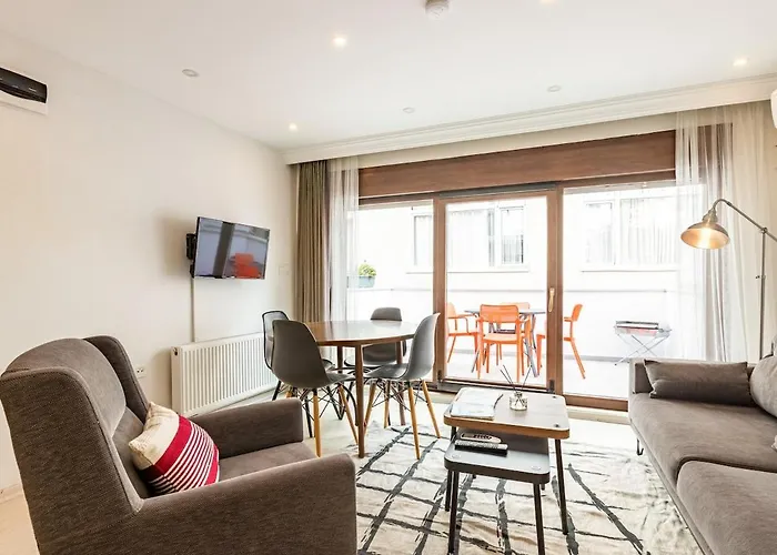 度假居 Private Building W Terrace Walk To Taksim & 6 Guests