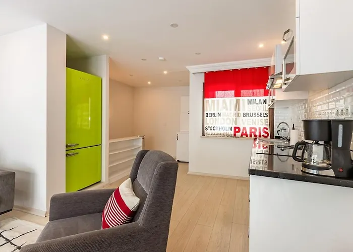 Private Building W Terrace Walk To Taksim & 6 Guests 度假居 *