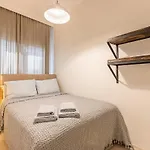 Private Building W Terrace Walk To Taksim & 6 Guests Feriehus *